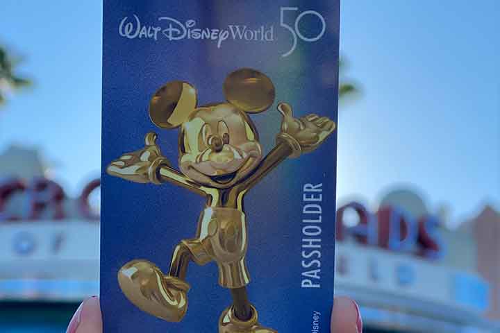 Portadores de passe anual da Disney não precisam mais fazer a reserva para ir aos parques