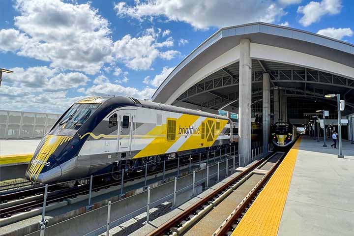Trem bala que faz o trecho Miami à Orlando em 3 horas