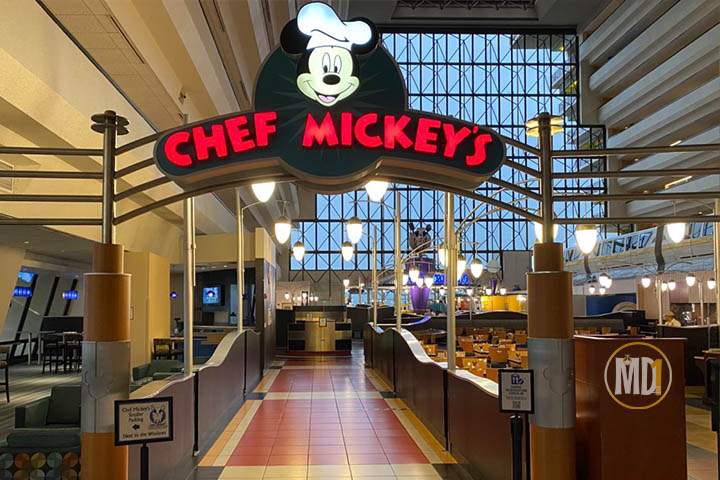 Restaurante com personagens Disney chamado Chef Mickey's que fica no Contemporary Resort
