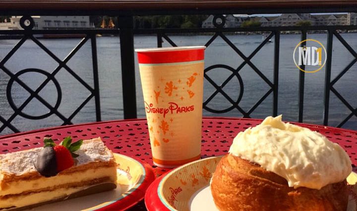 Snacks, doces e refrigerante da padaria que fica localizada em Boardwalk na Disney