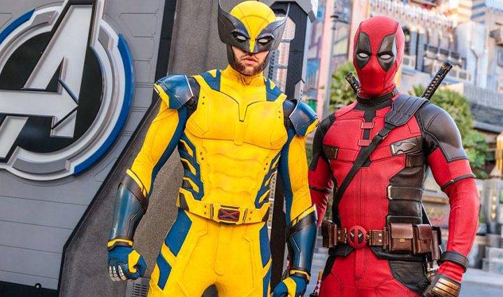 deadpool-wolverine-disneyland-california